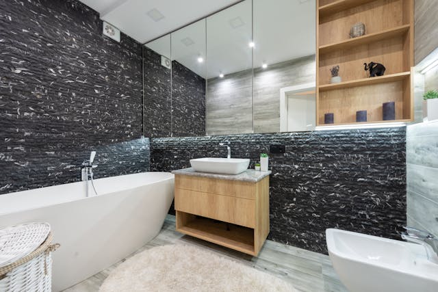 10 elementos clave para un baño elegante y funcional